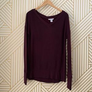 🍀3/$30 Athleta v neck long sleeve tee modal Maroon burgundy color XS